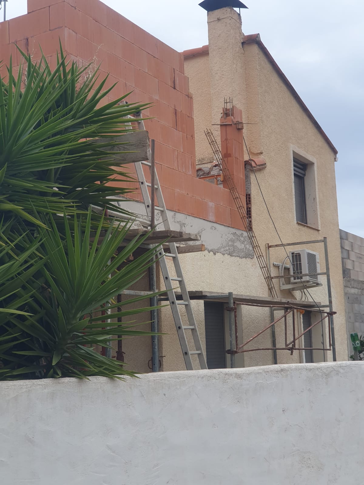 Façade avant travaux — état initial avant ravalement et peinture extérieure